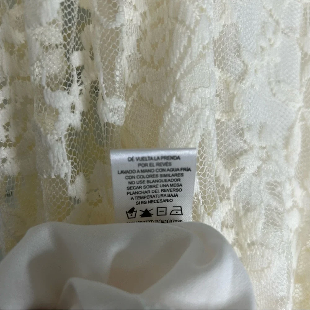 Wallflower Lace Dress - Picture 9 of 10